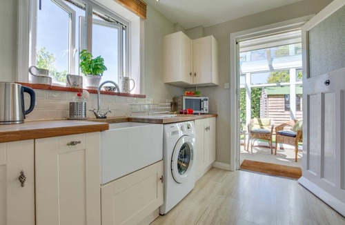 Abbess Roding Cottage | 3 Bed in Tenterden (oc-tn555)