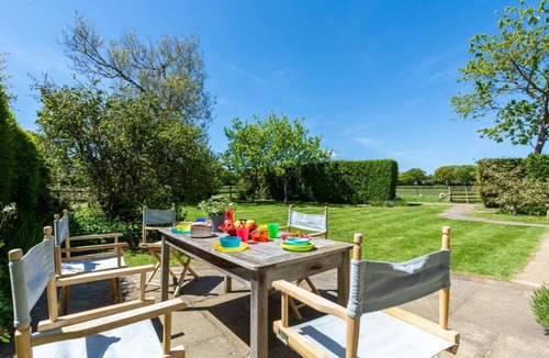 Abbess Roding Cottage | 3 Bed in Tenterden (oc-tn555)