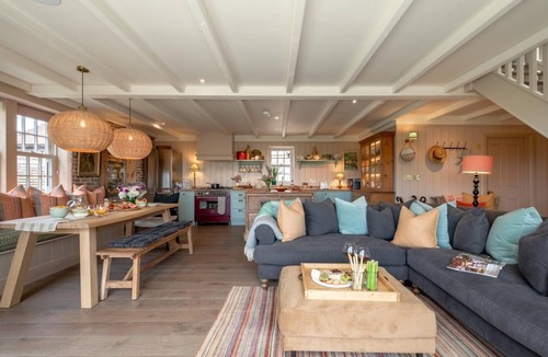 Tenterden Cottage | 3 Bed in Wittersham (oc-m27683)