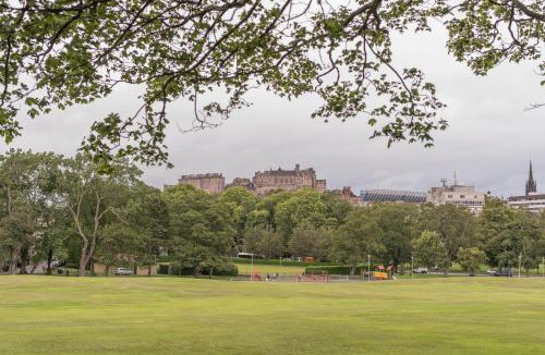 Bruntsfield Apartment | 3 bed overlooking meadows park