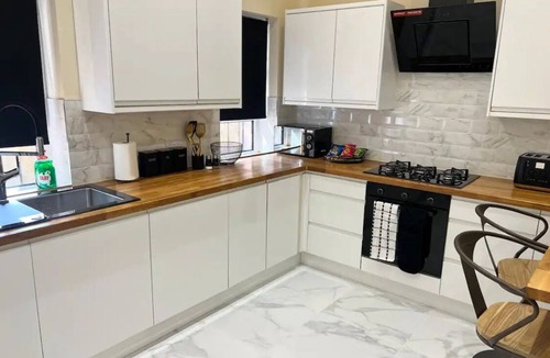 Glasgow House | 3 Bed - Sleeps 7 - Free Parking - Central Location