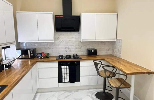 Glasgow House | 3 Bed - Sleeps 7 - Free Parking - Central Location