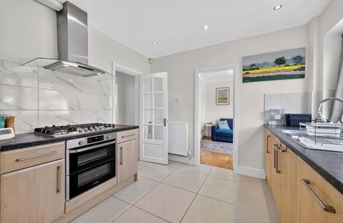 Offerton House | 3 Bed Wythenshawe Home | Free Parking