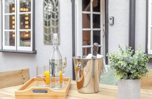 Chelmsford Cottage | 3 bedroom accommodation in Chelmsford