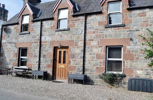 Drumnadrochit Cottage | 3 bedroom accommodation in Drumnadrochit, near Inverness