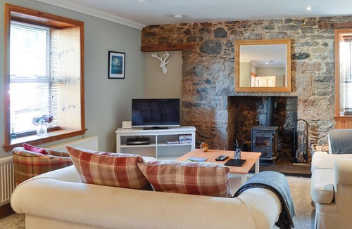 Drumnadrochit Cottage | 3 bedroom accommodation in Drumnadrochit, near Inverness