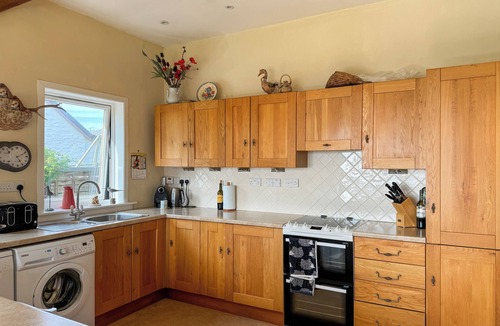 Catacol Cottage | 3 bedroom accommodation in Lochranza