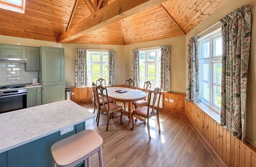 Balintore Cottage | 3 bedroom accommodation in Bayfield, Nigg