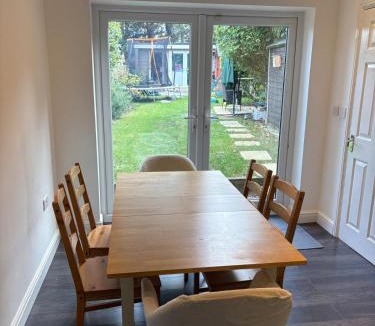 Loughton House | 3-bedroom family home with large garden and free parking