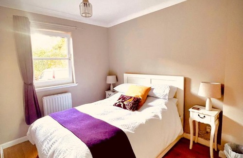 South Queensferry Apartment | 3 Bedroom harbourside apartment, Queensferry, 10 miles from Edinburgh