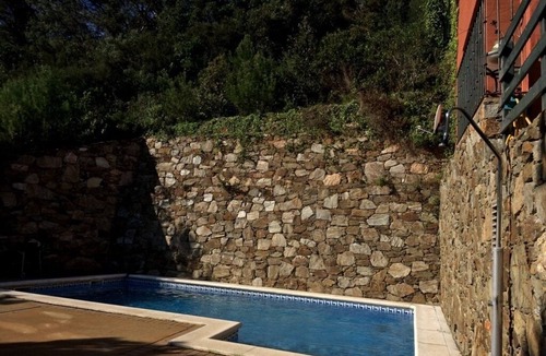 Begur House | 3 bedroom semi-detached house in Sa Riera, Begur. Sea views, terrace and shared pool (Ref:H12)