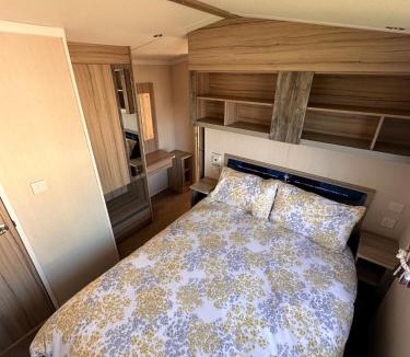 Glasgow Apartment | 3-Bedroom Swift Caravan - Located in Uddingston, Glasgow at Maryville Caravan Site