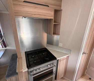Glasgow Apartment | 3-Bedroom Swift Caravan - Located in Uddingston, Glasgow at Maryville Caravan Site