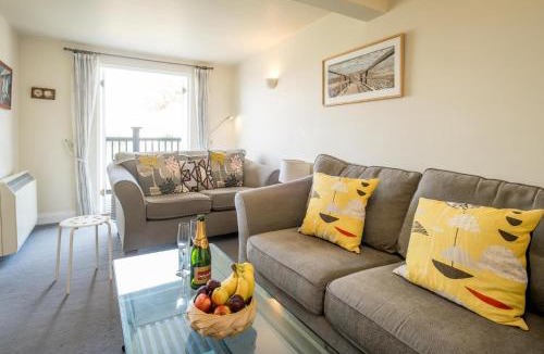 Thorpeness House | 3 Bell Lodge - near Thorpeness Country Club and the beach - Aldeburgh Coastal Cottages