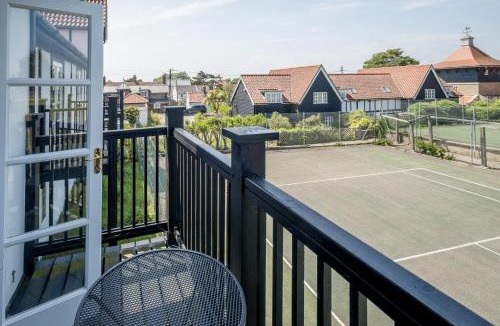 Thorpeness House | 3 Bell Lodge - near Thorpeness Country Club and the beach - Aldeburgh Coastal Cottages