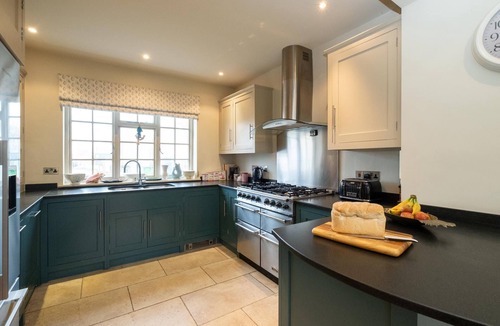 Thorpeness Cottage | 3 The Coastguards, Thorpeness - sleeps 7 guests in 4 bedrooms