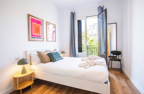 El Poble-sec Apartment | 33PAR1094 - Magnific 2BR Flat in Poble Sec