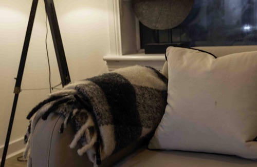 Paisley Apartment | 3BR Flat In Paisley By Caledonia Luxe Stays