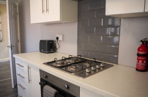 Wishaw House | 3BR House By Caledonia Luxe Stays Wishaw | Sleeps7