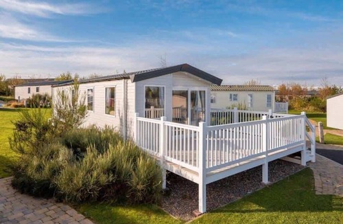 Prestonpans House | 3BR Luxe Coastal Lodge - Sleeps 8- Seabreeze Lodge