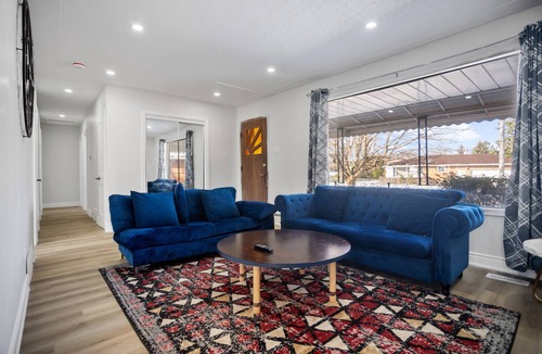 London House | 3BR main floor, 5 minutes to Victoria Hospital