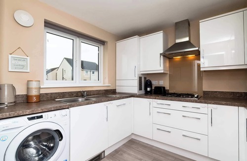 Bonnyrigg House | 3BR Parking Nr Dalhousie Castle &Edinburgh Airport