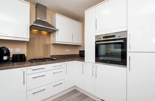 Bonnyrigg House | 3BR Parking Nr Dalhousie Castle &Edinburgh Airport