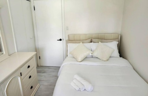 Hamilton House | 3Q Homestay: Simply Better, relax and recharge at Short-Stays.