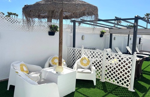 Costa Teguise Villa | 4 bed/3bath villa- 50 metres from Playa Bastian- play area- air con- heated pool