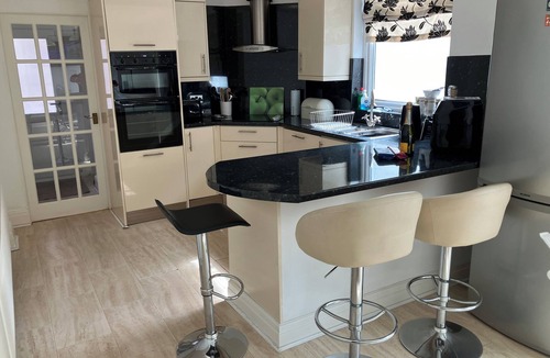 Heysham House | 4 bed house in Heysham near Morecambe with spectacular views over Morecambe Bay.