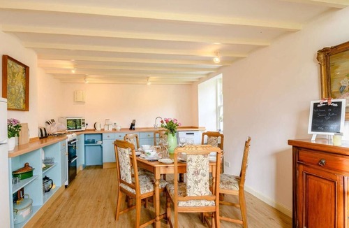 Ayr Cottage | 4 Bed in Ayr- (oc-90038)