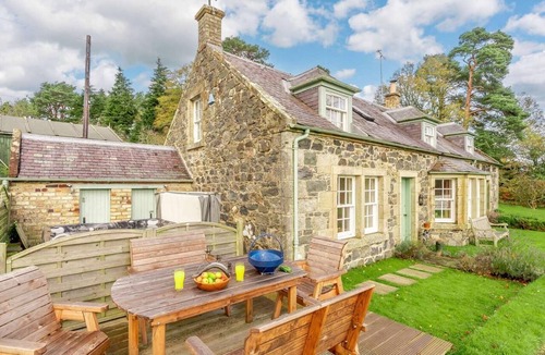 Ayr Cottage | 4 Bed in Ayr- (oc-90038)