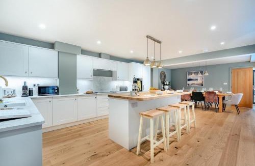 Ewhurst Green House | 4 Bed in Ewhurst Green oc-w31032