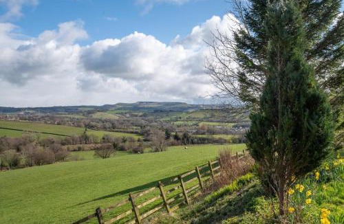 High Peak House | 4 Bed in High Peak oc-dcchb