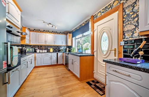 Cairndow Cottage | 4 Bed in Lochgoilhead (oc-j30107)