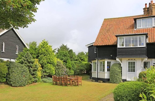 Thorpeness Cottage | 4 Bed in Thorpeness (oc-bays)