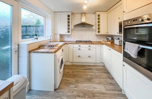 Ashford Cottage | 4 bedroom accommodation in Ashford