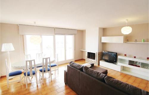 Pineda de Mar Apartment | 4 Bedroom Awesome Apartment In Pineda De Mar