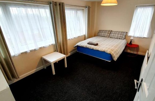 Rayleigh Apartment | 4 Bedroom Rayleigh Town House