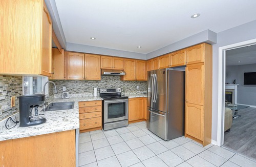 Meadowvale Village House | 4 Bedrooms 4 Baths Entire Cozy Home in Mississauga 10 Mins Toronto Airport