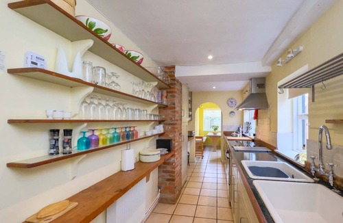 Thorpeness Apartment | 4 Old Homes - sleeps 6 guests in 3 bedrooms