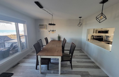 Leamington Cottage | 4 Season Cottage! Lake, Hot tub and Family fun