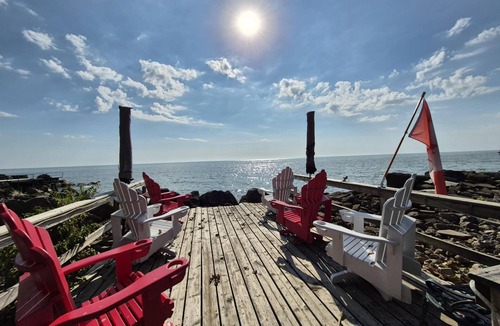 Leamington Cottage | 4 Season Cottage! Lake, Hot tub and Family fun