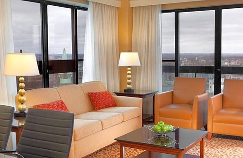 Byward Market - Parliament Hill Hotel | 4-Star Hotel ∙ Ottawa Marriott Hotel