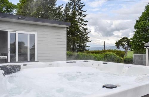 Bannockburn House | 5 Bed cottage with Hot tub