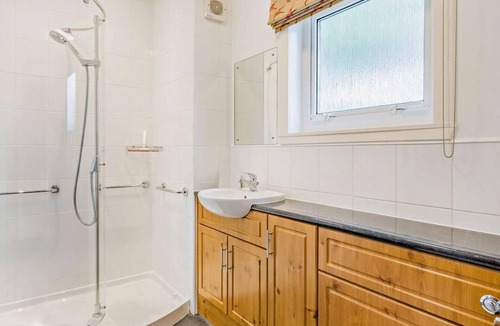 Murthly Cottage | 5 Bed in Dunkeld (oc-90585)