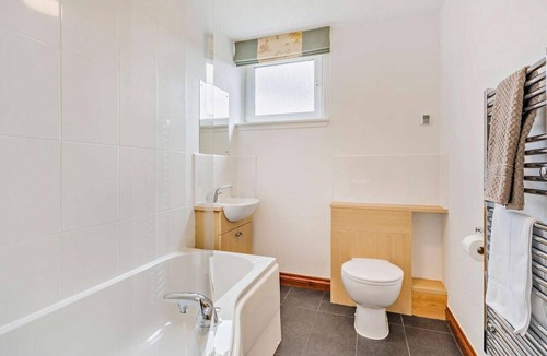 Murthly Cottage | 5 Bed in Dunkeld (oc-90585)