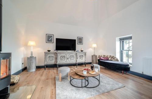 Galston House | 5 Bed in Galston oc-s33451