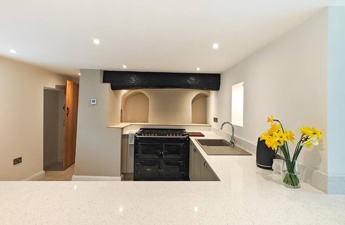 Llandegla Cottage | 5 Bed in Llandegla (oc-t40234)
