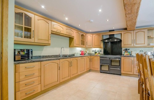 Llanwrtyd Wells Cottage | 5 Bed in Llanwrtyd Wells (oc-bn173)